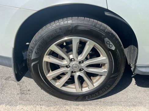 Used 2014 Nissan Pathfinder SV FWD image 15