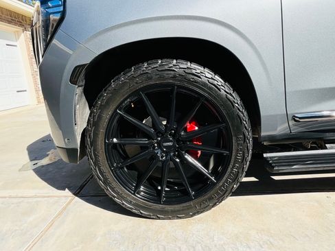 Used 2023 GMC Yukon XL Denali Ultimate w/ LPO, Floor Liner Package image 8