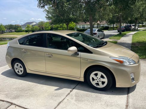 Used 2011 Toyota Prius Three w/ Navigation Pkg FWD image 6