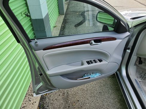 Used 2007 Buick Lucerne CX image 13