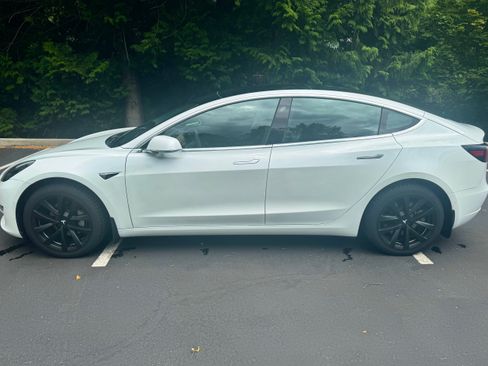 Used 2019 Tesla Model 3 Standard Range Plus RWD image 2
