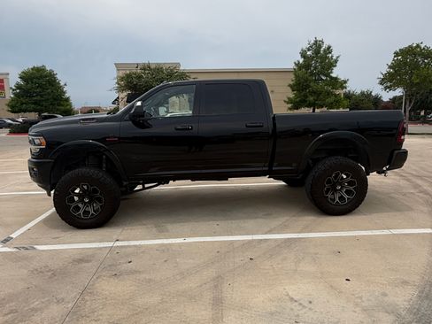 Used 2020 RAM 2500 Laramie w/ Night Edition AWD/4WD image 4