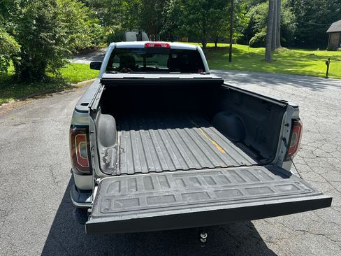 Used 2017 GMC Sierra 1500 SLT w/ SLT Premium Package AWD/4WD image 9
