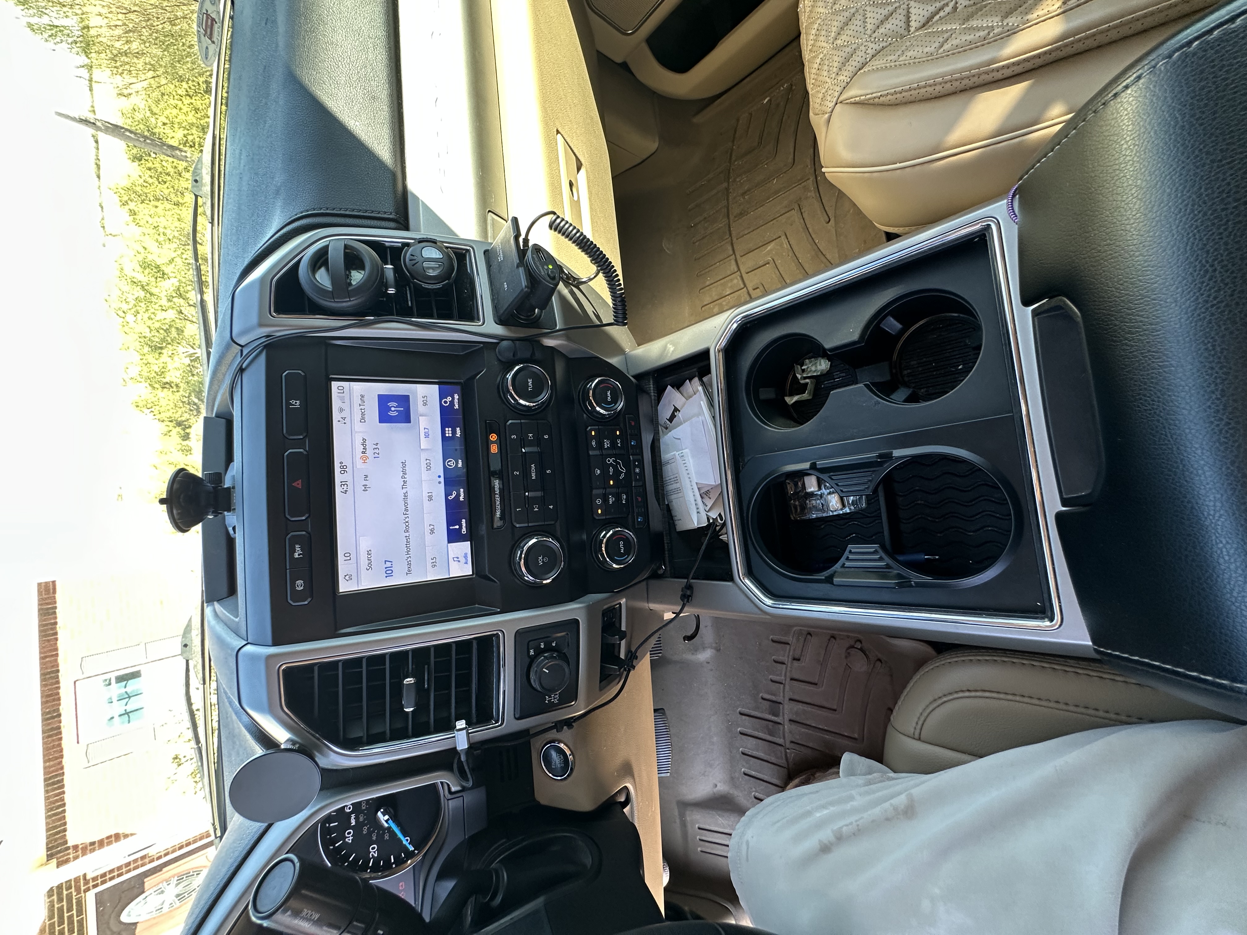 Used 2020 Ford F250 Lariat w/ Lariat Ultimate Package AWD/4WD image 9