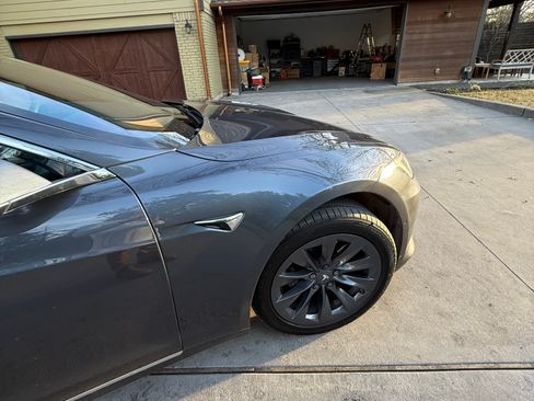 Used 2020 Tesla Model S Long Range Plus image 5