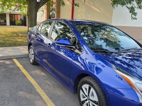 Used 2018 Toyota Prius Two w/ Prius Two Safety Plus Package FWD image 13