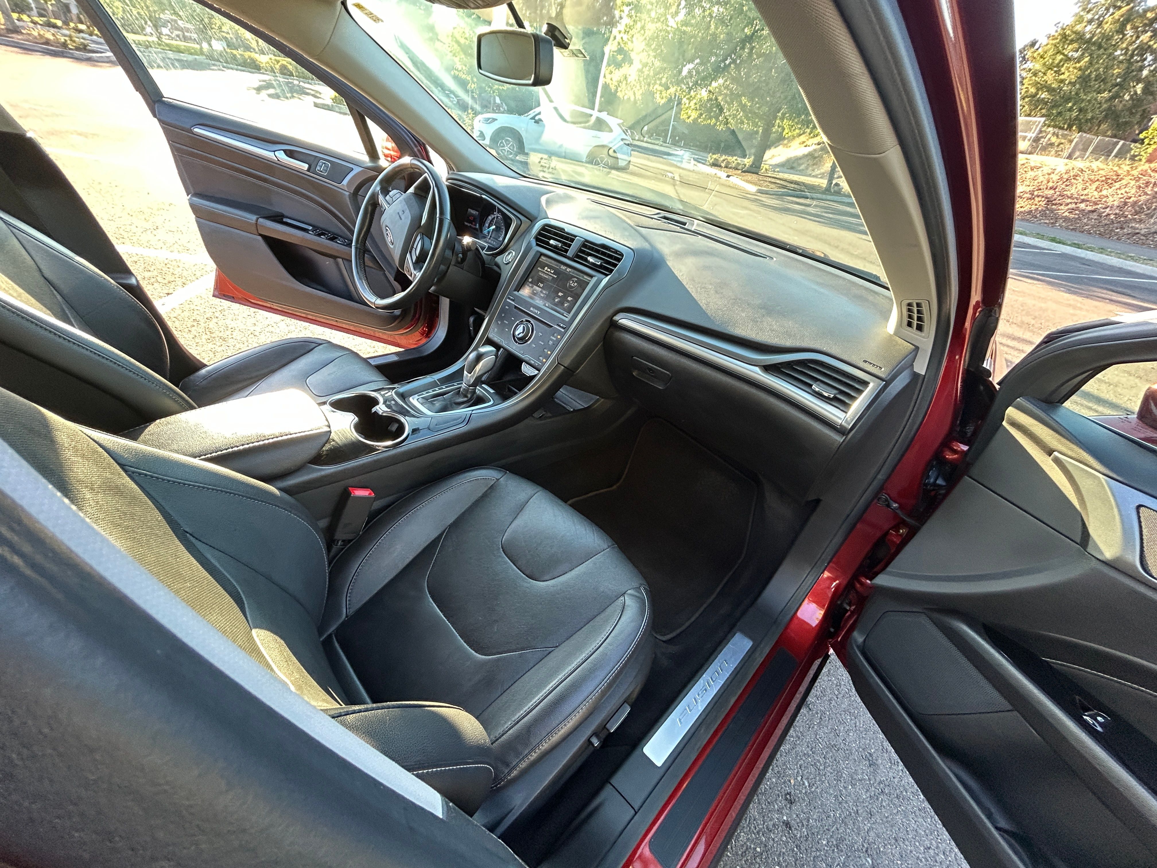 Used 2014 Ford Fusion Titanium FWD image 18