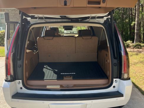 Used 2016 Cadillac Escalade ESV Platinum image 8