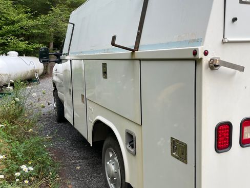 Used 2012 Ford E-350 and Econoline 350 Super Duty image 1