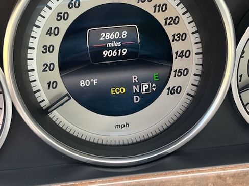 Used 2014 Mercedes-Benz E 550 4MATIC Sedan image 13