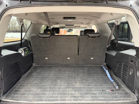 Used 2019 Chevrolet Suburban LT AWD/4WD image 16