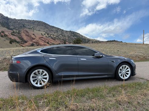 Used 2017 Tesla Model S 90D AWD/4WD image 14