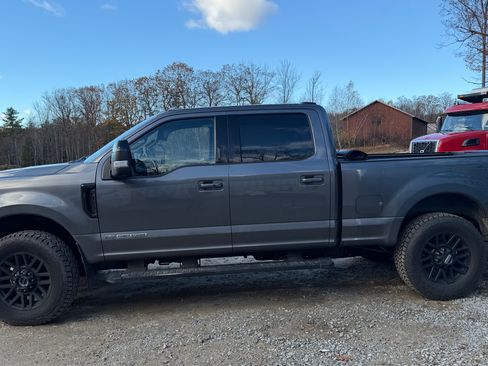 Used 2022 Ford F350 Lariat w/ Black Appearance Package image 8