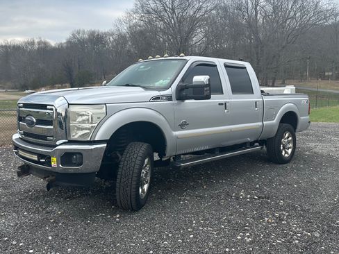Used 2014 Ford F350 Lariat w/ Lariat Ultimate Package image 2