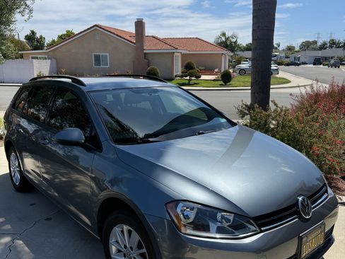 Used 2015 Volkswagen Golf S FWD image 8