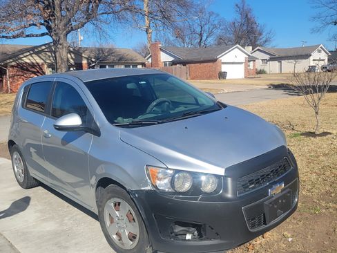 Used 2015 Chevrolet Sonic LS image 4
