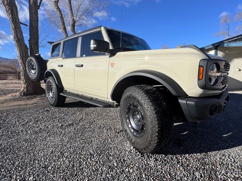 Used 2025 Ford Bronco Badlands image 6