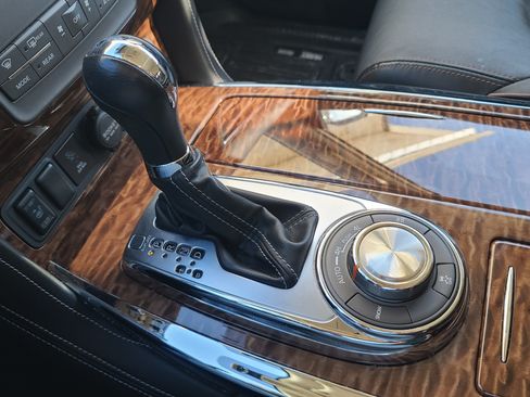 Used 2020 Nissan Armada SL w/ Premium Package image 25