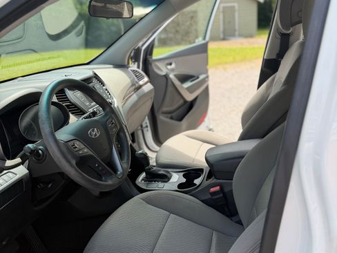 Used 2018 Hyundai Santa Fe Sport w/ Cargo Package FWD image 8