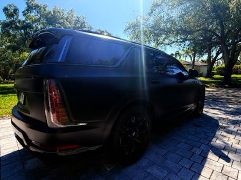 Used 2026 Cadillac Escalade IQL Luxury image 13