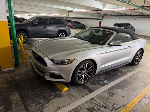 Used 2016 Ford Mustang Premium RWD image 8