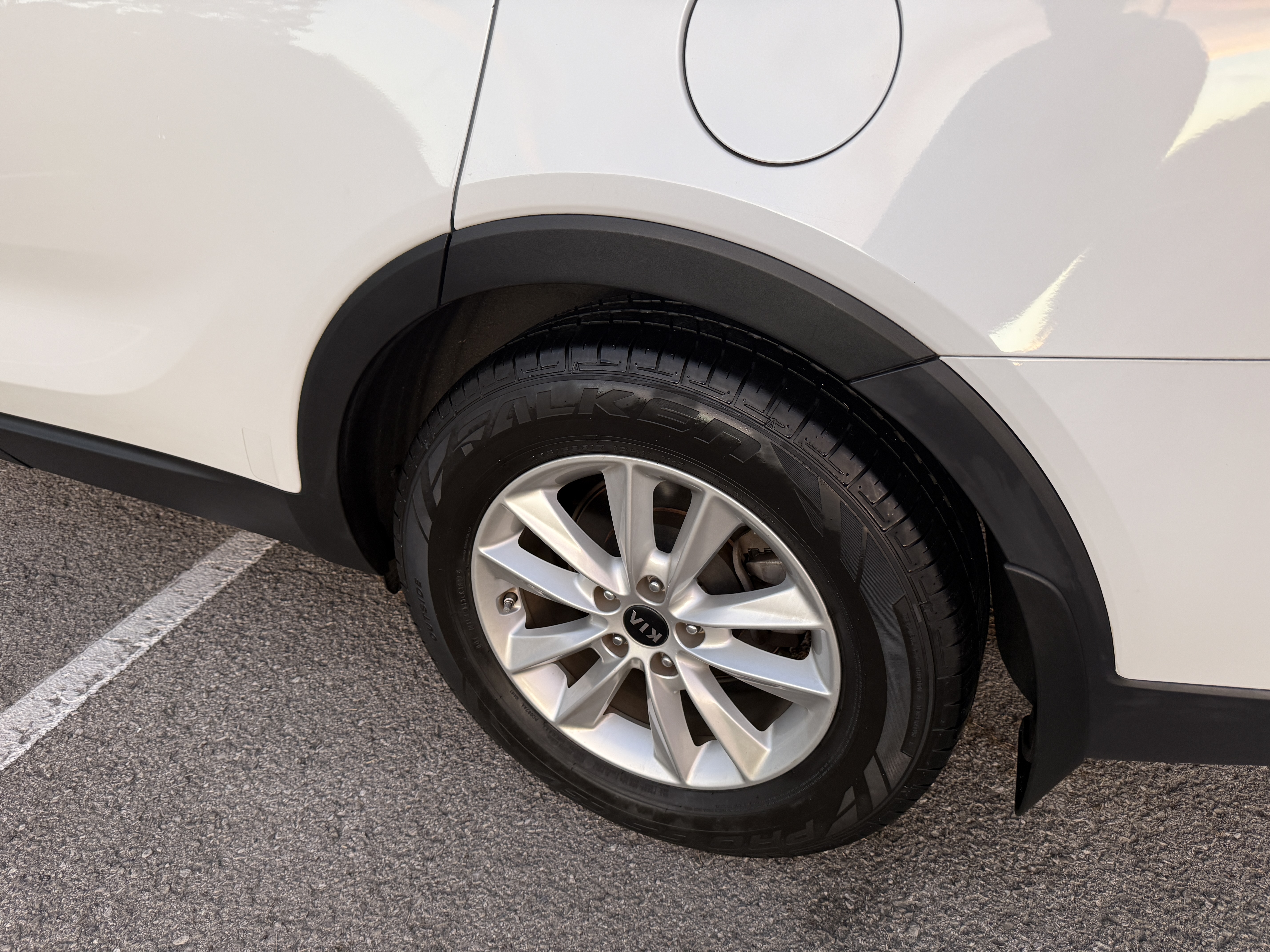 Used 2020 Kia Sorento LX AWD/4WD image 11