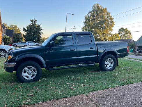Used 2003 Toyota Tacoma PreRunner image 1
