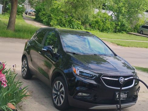 Used 2019 Buick Encore Essence w/ Safety Package II AWD/4WD image 1