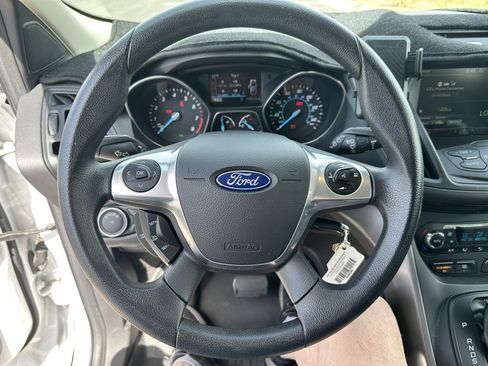 Used 2015 Ford Escape SE w/ Equipment Group 201A FWD image 14