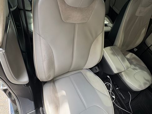 Used 2013 Tesla Model S Performance RWD image 11