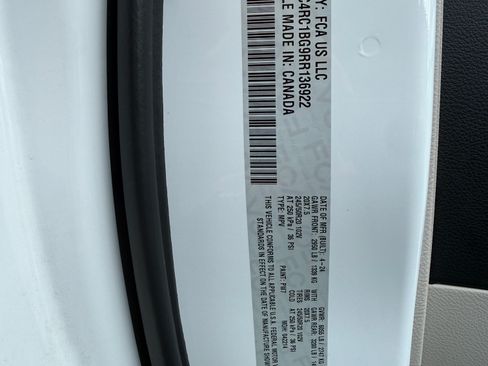 Used 2024 Chrysler Pacifica Touring-L w/ Uconnect Theater Family Group FWD image 13