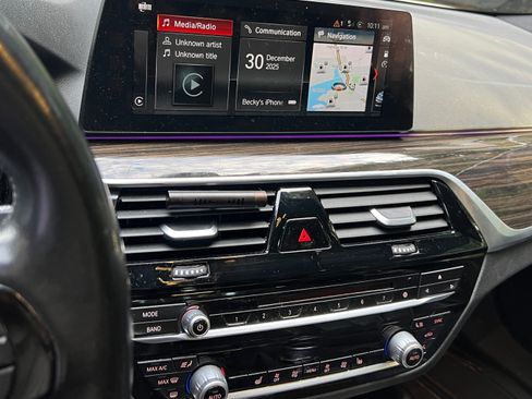 Used 2018 BMW 530e image 16