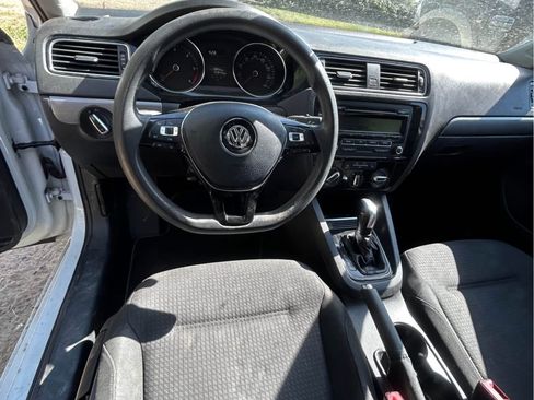 Used 2015 Volkswagen Jetta TDI S image 14