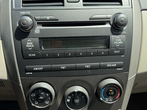 Used 2011 Toyota Corolla LE FWD image 11