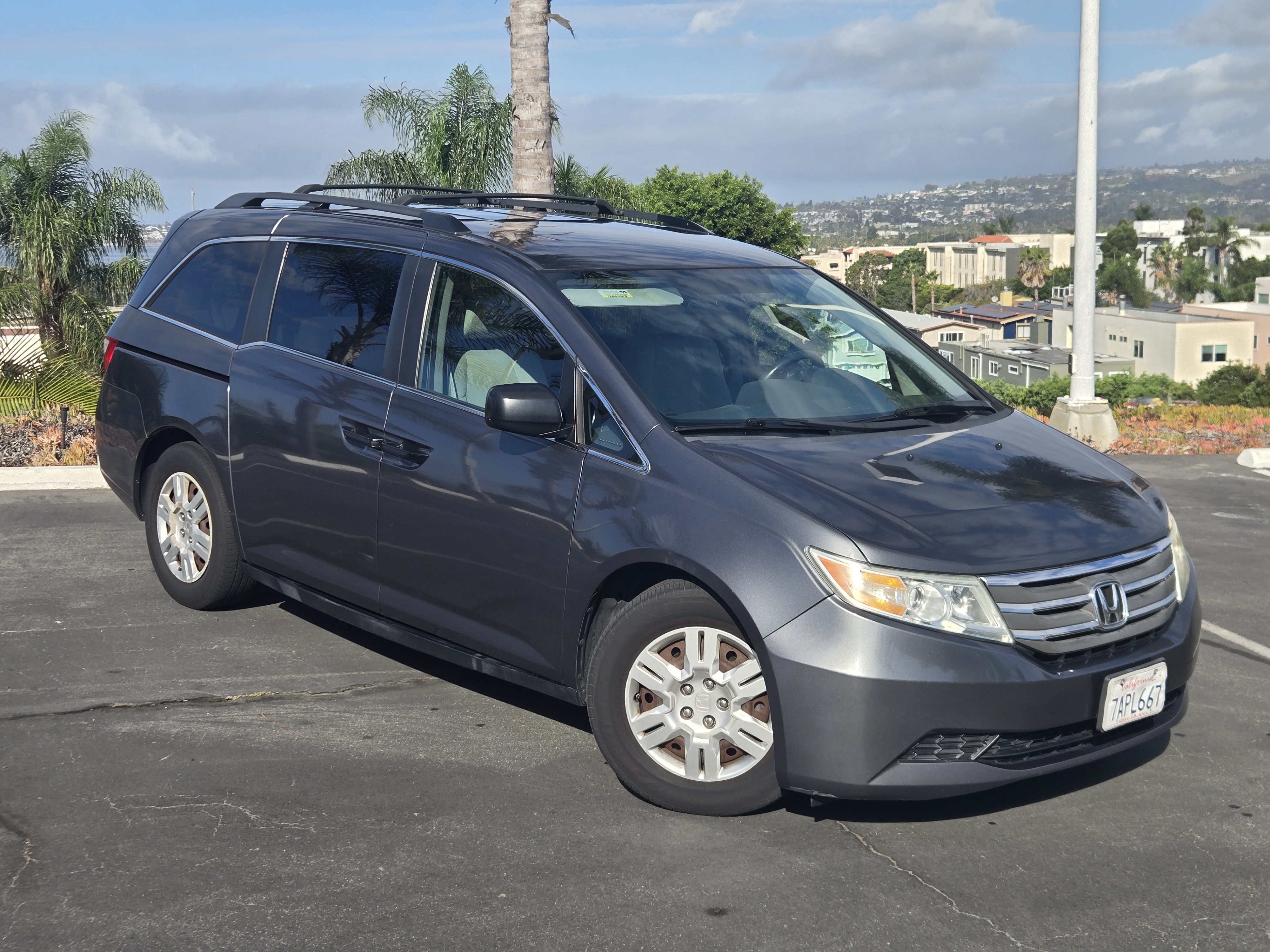 Used 2013 Honda Odyssey LX image 1
