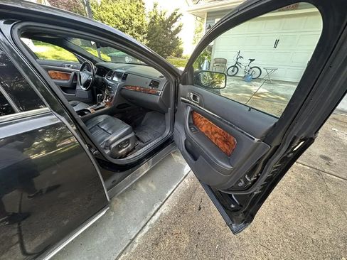 Used 2013 Lincoln MKS AWD image 12