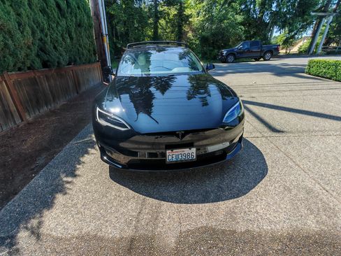 Used 2023 Tesla Model S Standard Range image 2