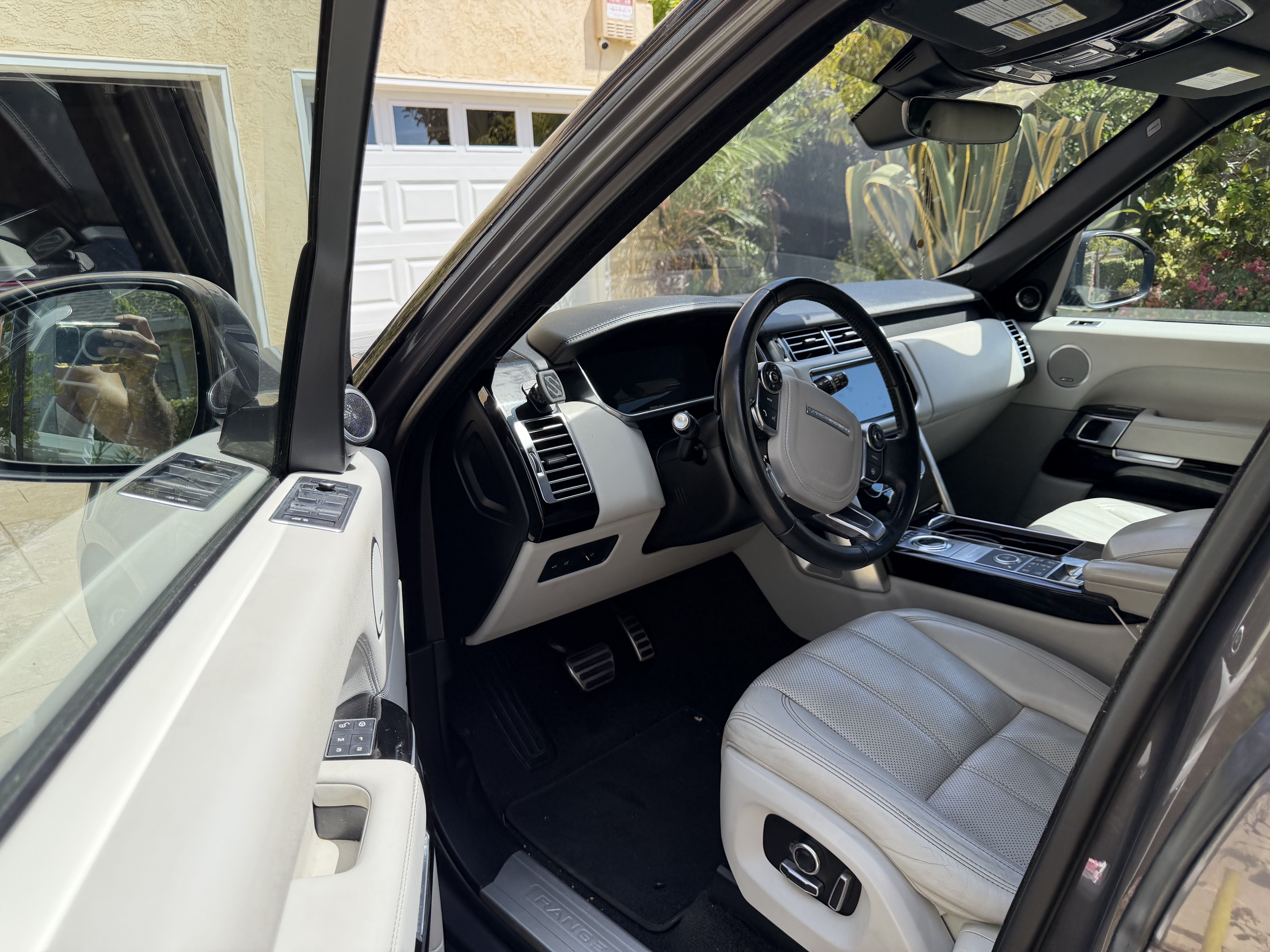Used 2017 Land Rover Range Rover Supercharged AWD/4WD image 17