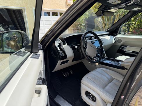 Used 2017 Land Rover Range Rover Supercharged AWD/4WD image 17