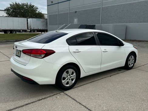 Used 2017 Kia Forte LX image 5