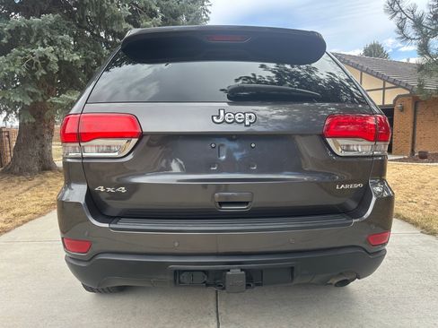 Used 2017 Jeep Grand Cherokee Laredo w/ Quick Order Package 23E image 4