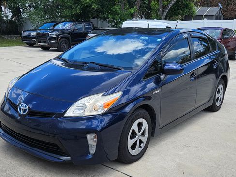 Used 2015 Toyota Prius Three FWD image 1
