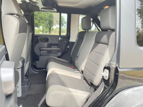 Used 2007 Jeep Wrangler Unlimited X image 12