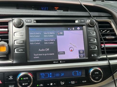 Used 2014 Toyota Highlander XLE AWD/4WD image 12