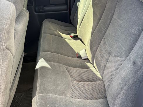 Used 2004 Chevrolet Silverado 2500 LS image 9