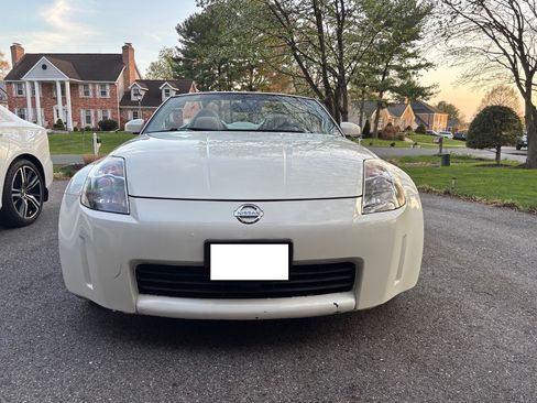 Used 2004 Nissan 350Z Touring image 9