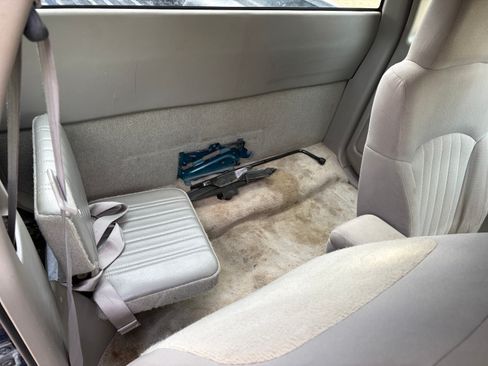 Used 2003 Chevrolet S10 Pickup LS image 10