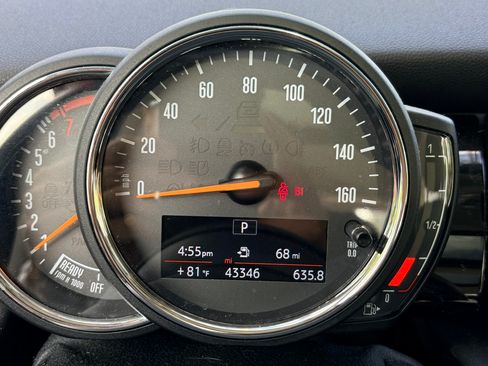 Used 2019 MINI Cooper 2-Door Hardtop w/ Premium Package FWD image 5