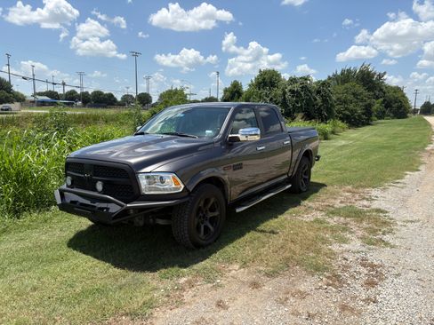 Used 2016 RAM 1500 Laramie w/ Convenience Group image 2