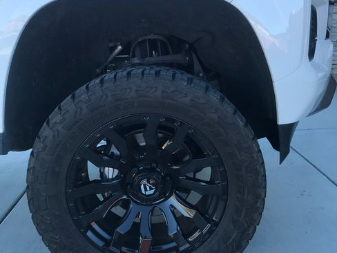 Used 2023 Chevrolet Colorado Z71 w/ Z71 Convenience Package 2 image 6